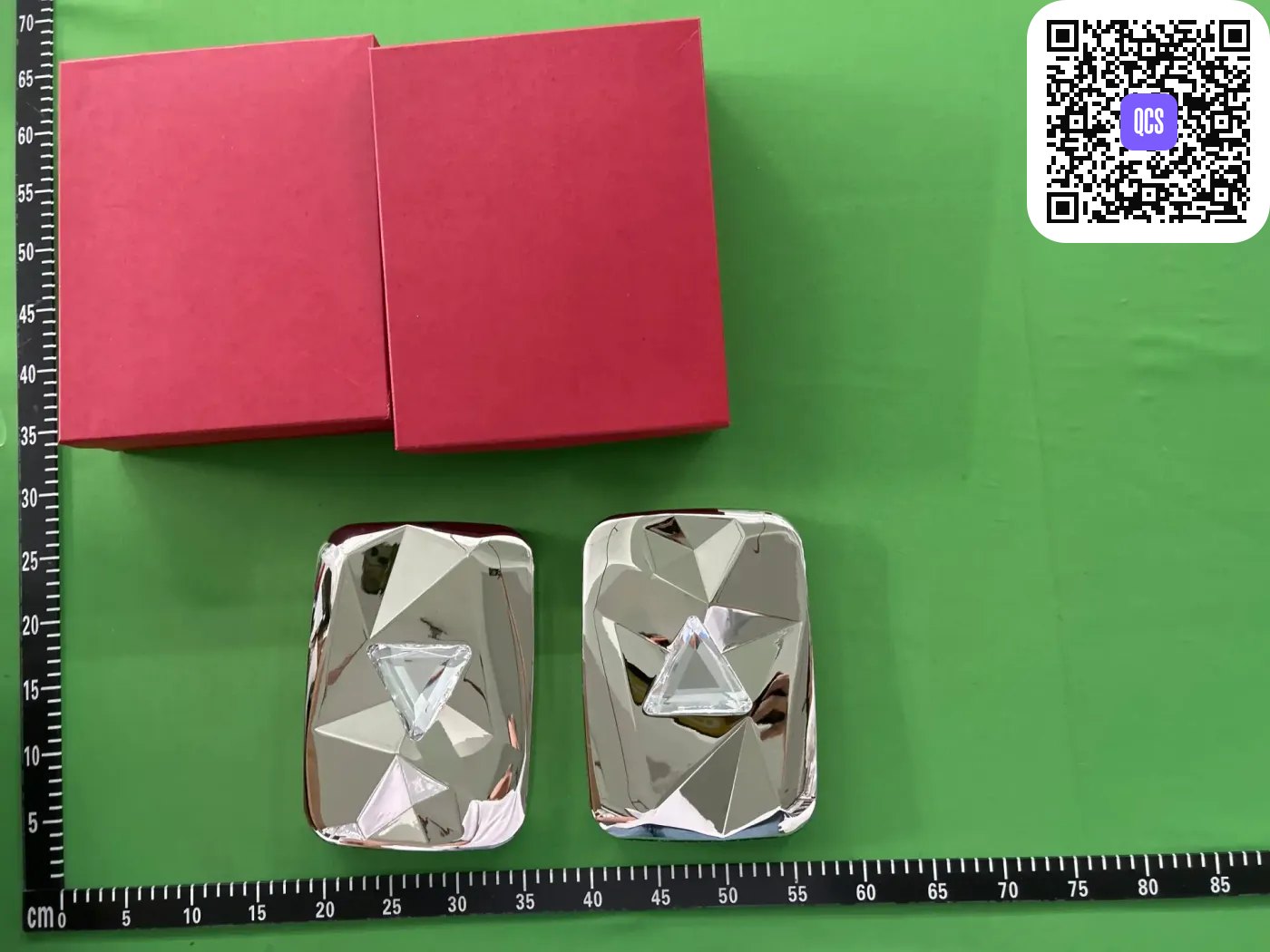 1:1 YouTube Playbutton & Shopify Awards